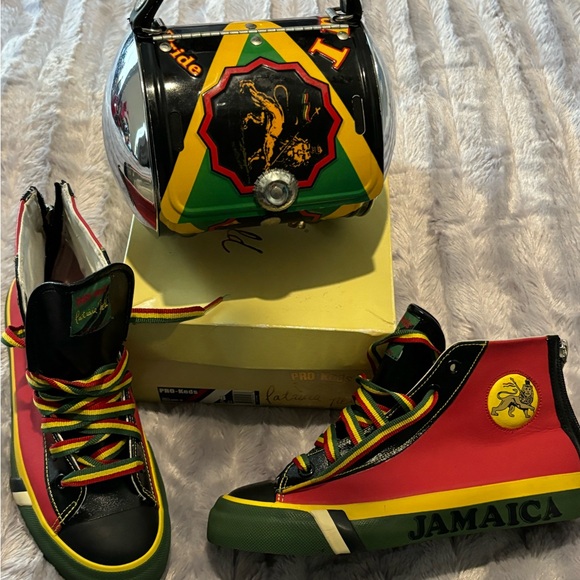 Jamaica bundle leather ProbKeds stylist name brand purse preown. - Picture 2 of 2